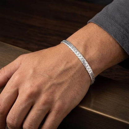 Stållyft – Robust och elegant pansarlänkarmband i silverfinish