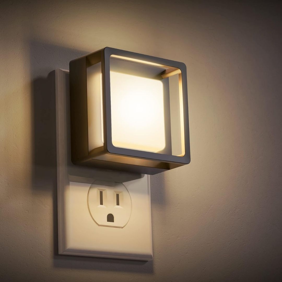 Nattljus – Modern och smidig vägglampa för direktuttag