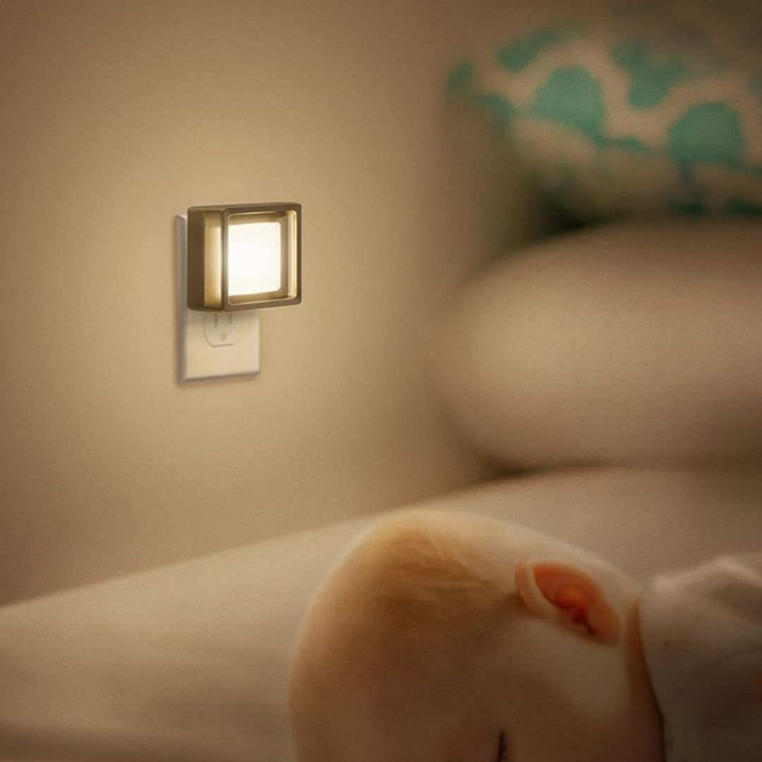 Nattljus – Modern och smidig vägglampa för direktuttag