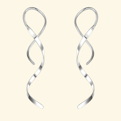 Silvervåg – Moderna och eleganta spiralörhängen i silver
