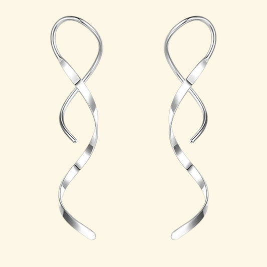 Silvervåg – Moderna och eleganta spiralörhängen i silver