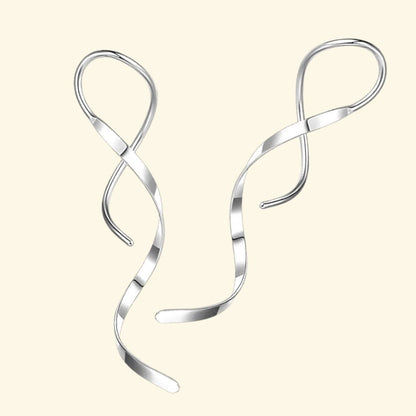 Silvervåg – Moderna och eleganta spiralörhängen i silver